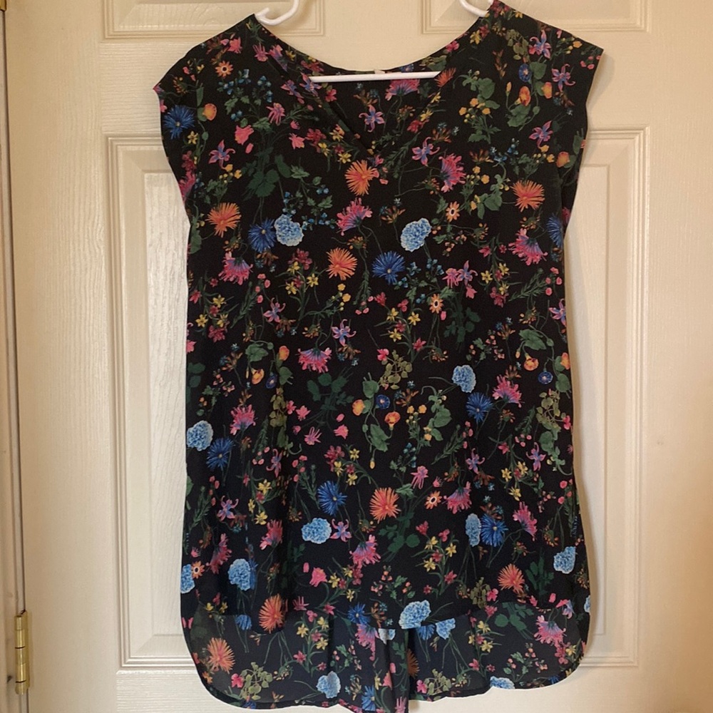 Black floral Pleione top.